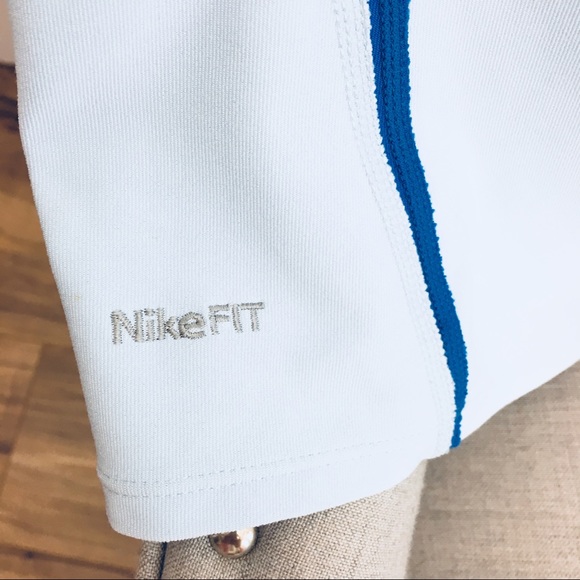 NWT Nike Active Top w/ Back Pockets Size L - Picture 4 of 7